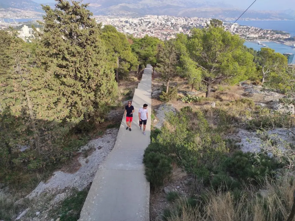 Trekking en Marjan Hill